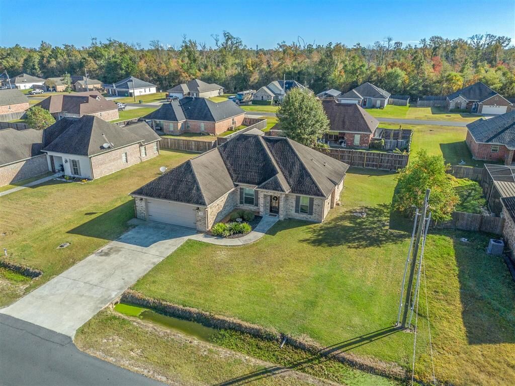 Property Photo:  1018 Magdalena Street  LA 70663 