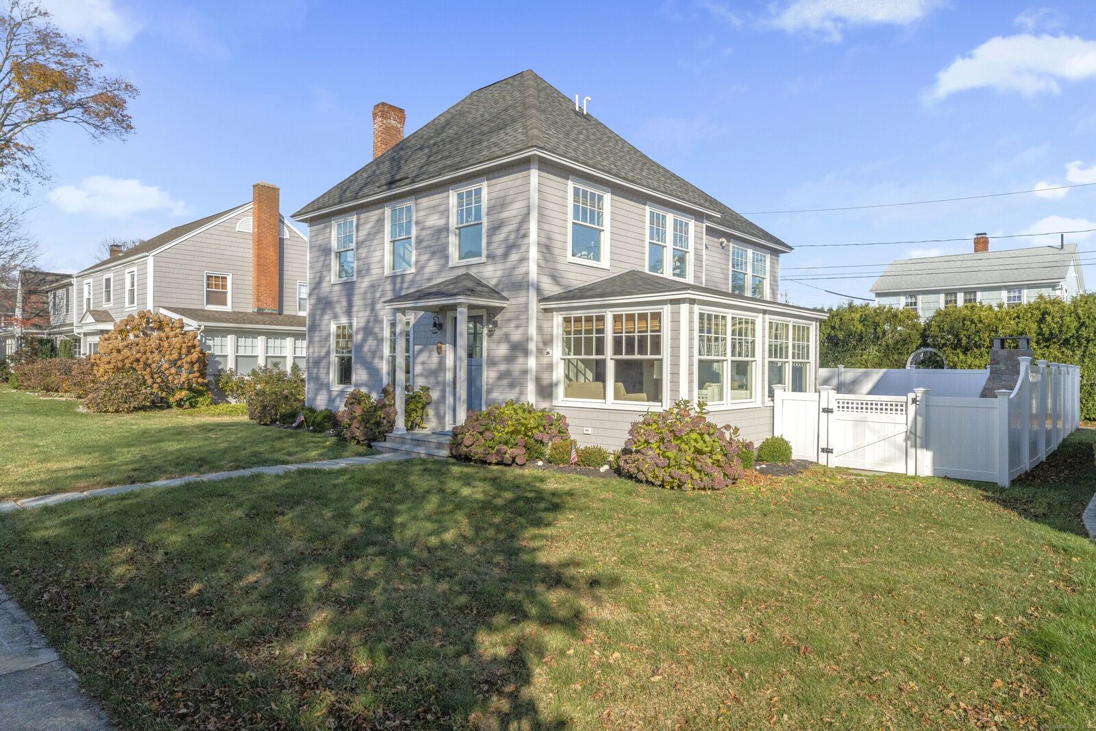 Property Photo: 16 East Walk CT 06413