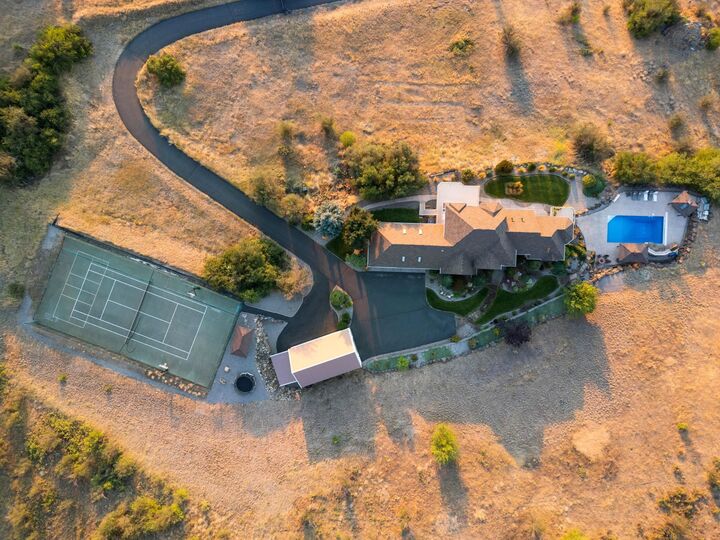 Property Photo: 20915 E Jesse Ln WA 99016