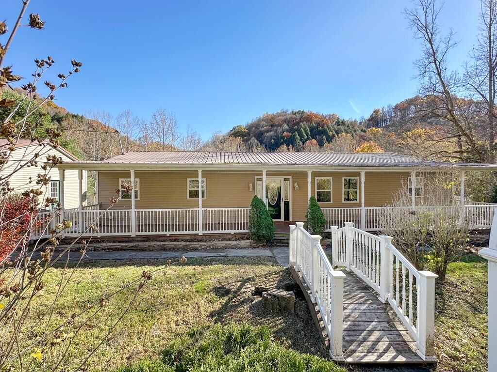 Property Photo: 25602 Narrows Road OH 43152