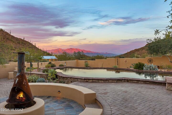 Property Photo:  6539 W El Camino Del Cerro  AZ 85745 