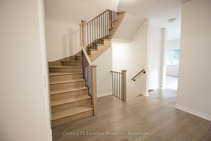 Property Photo:  225 Dingman Street  ON N0G 1A0 