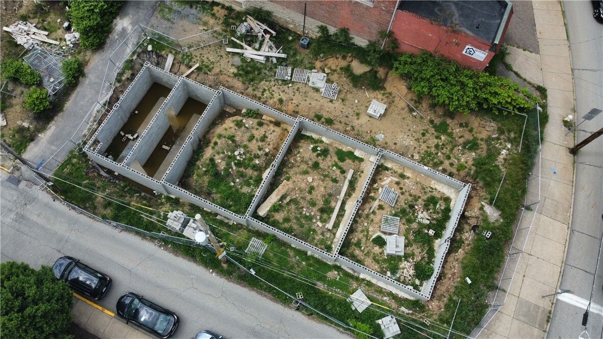 Property Photo: 8 Alpine Ave PA 15212