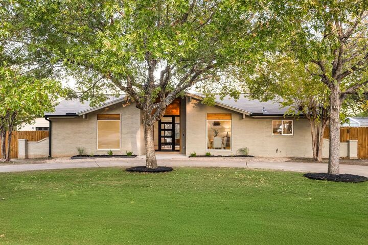 10111 Rocking Horse Road  Austin TX 78748 photo