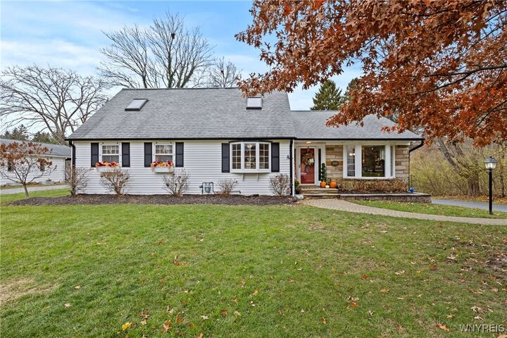 296 Pomander  Aurora NY 14052 photo