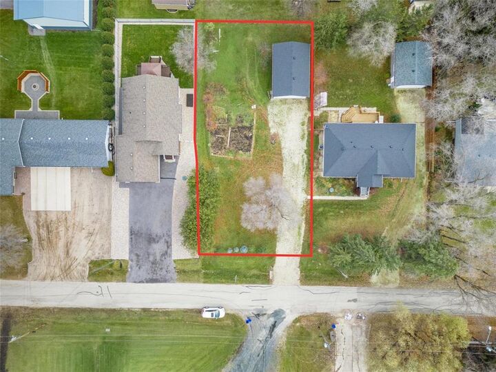 Property Photo:  19 Poplar Avenue  MB R0E 2B0 