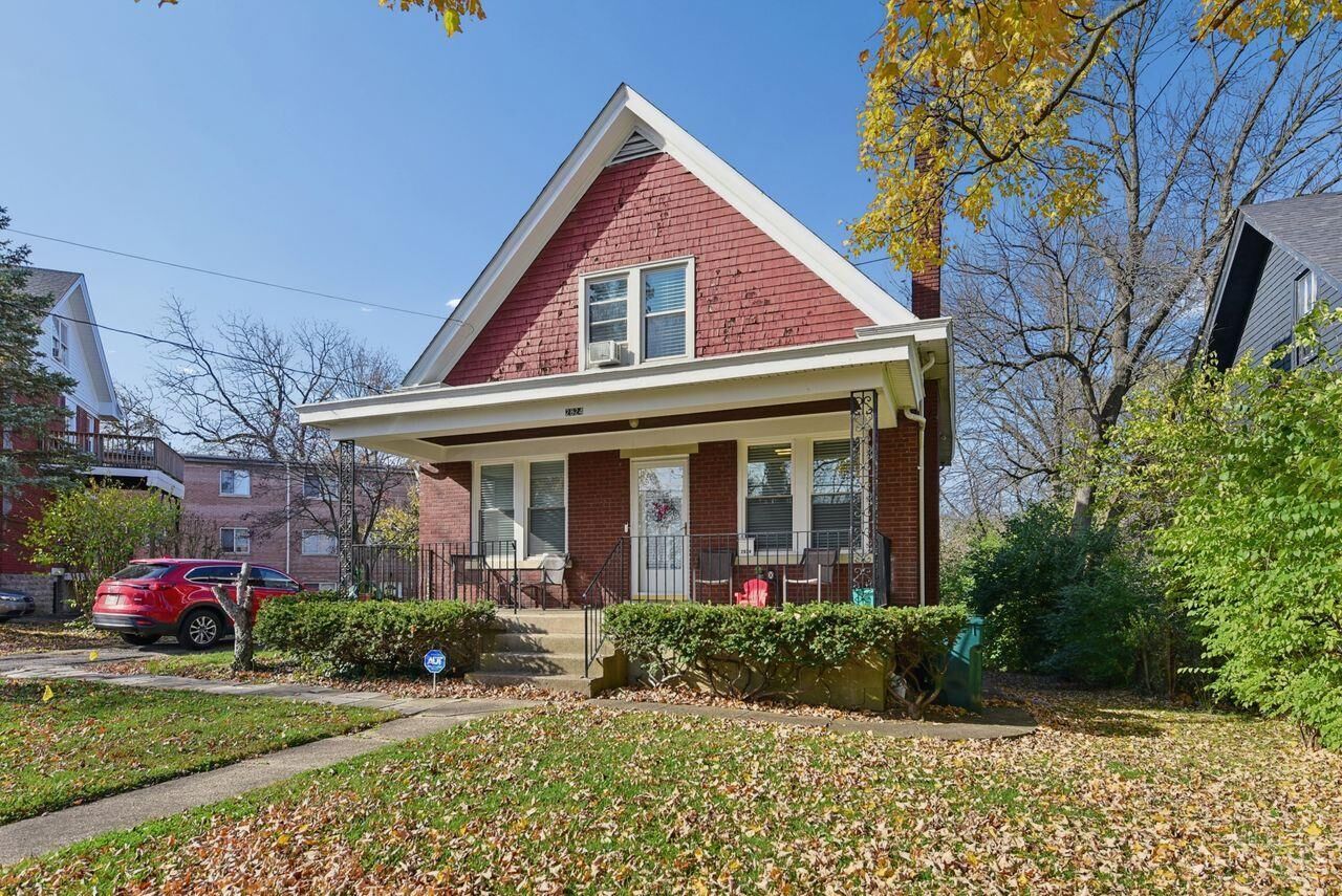 Property Photo:  2824 Montana Avenue  OH 45211 