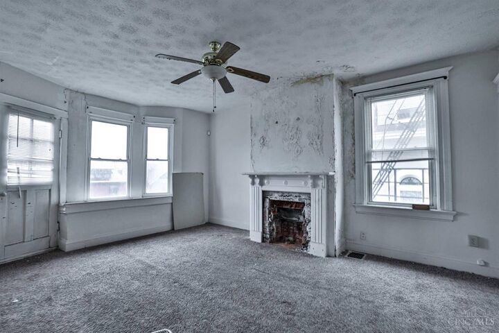 Property Photo:  2231 Burnet Drive  OH 45219 