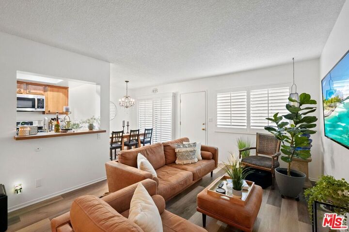 Property Photo:  18560 Vanowen St  CA 91335 