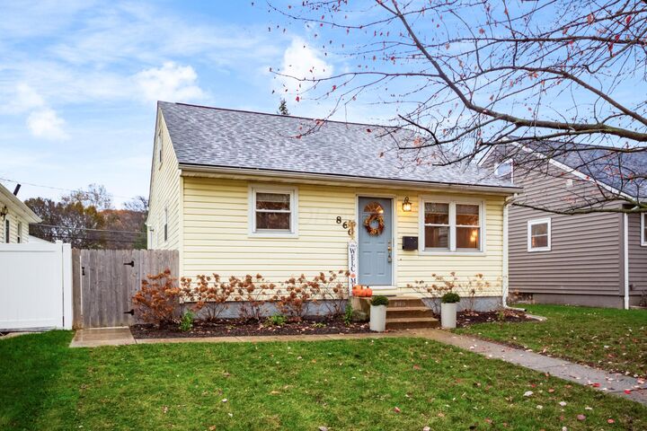 860 Palmer Road  Columbus OH 43212 photo