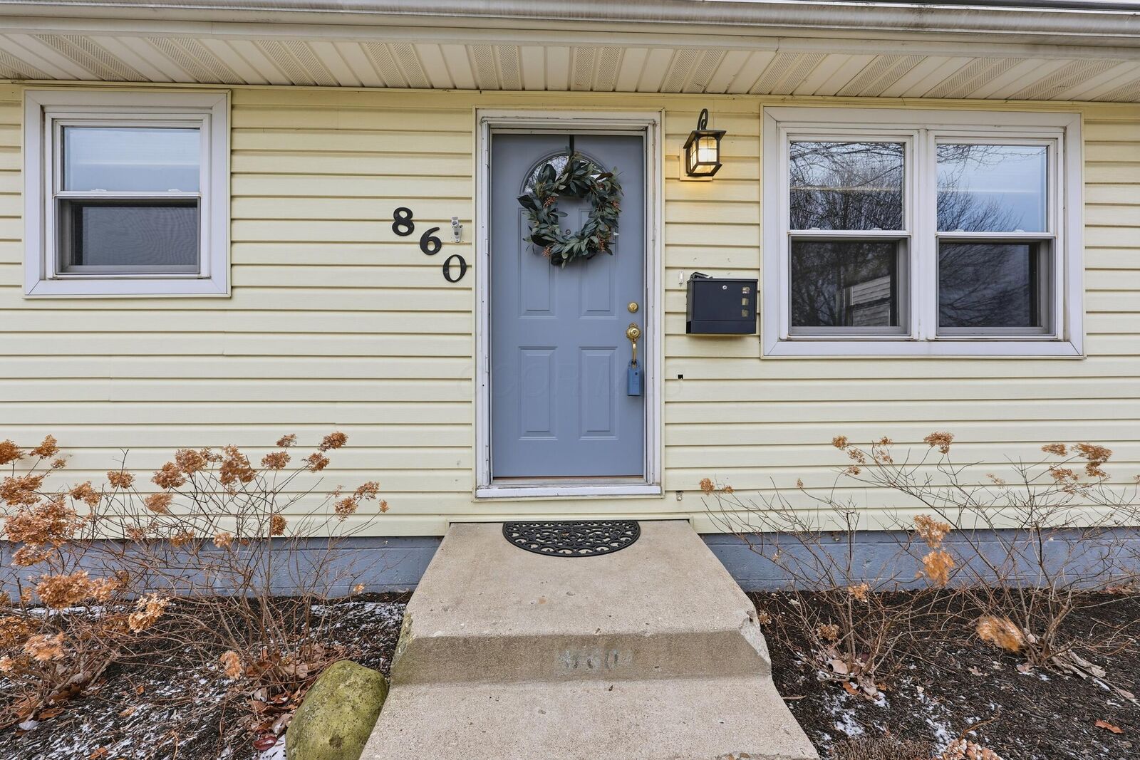 Property Photo: 860 Palmer Road OH 43212