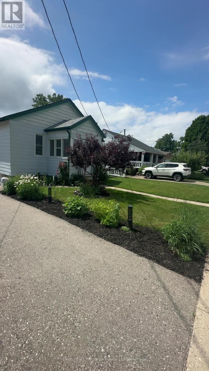 Property Photo:  116 East Park Drive  ON N4S 3N2 