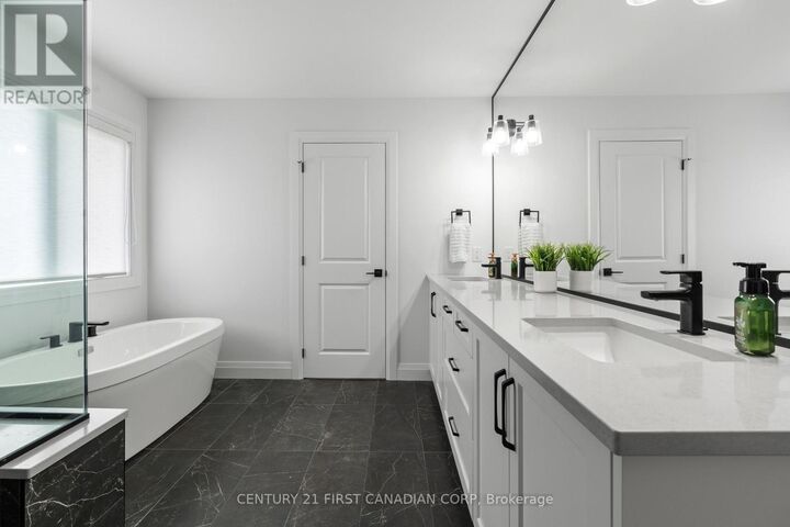 162 Princeton Terrace  London South (South K) ON N6K 0L5 photo