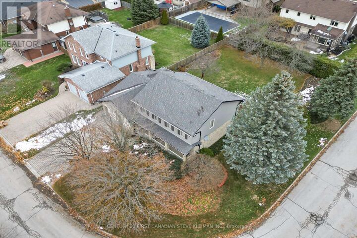 Photo de la propriété: 37 Virginia Crescent ON N5X 3E7