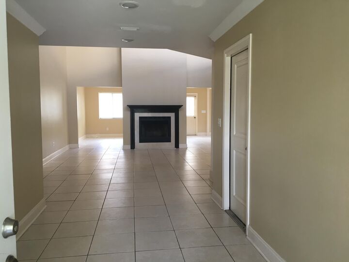 Property Photo: 132 Tern Court FL 32119