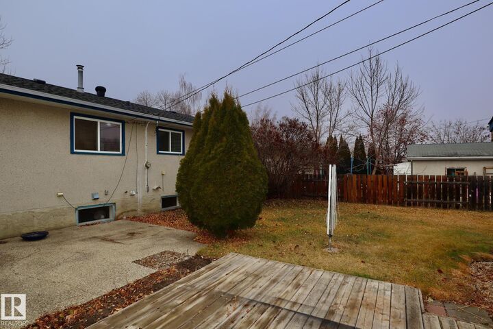 Property Photo:  9407 96 Street  AB T8L 1S5 