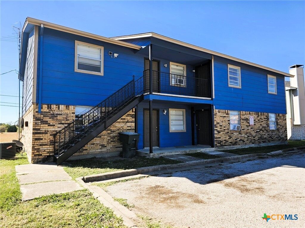 Property Photo: 1107 Eastside Drive TX 76543