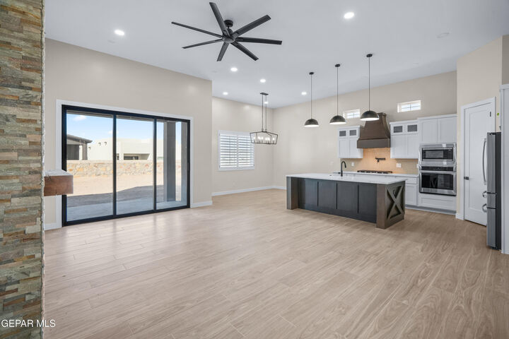 Property Photo: 1805 Kelsey Davis Avenue TX 79928