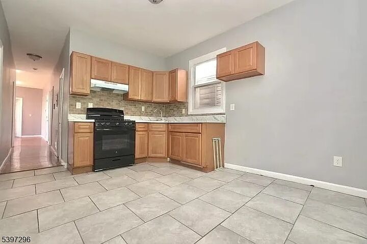 Property Photo:  428 S 17th St 1  NJ 07103 