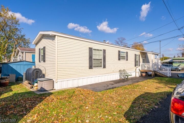 Property Photo:  225 Albert St  NJ 07644 