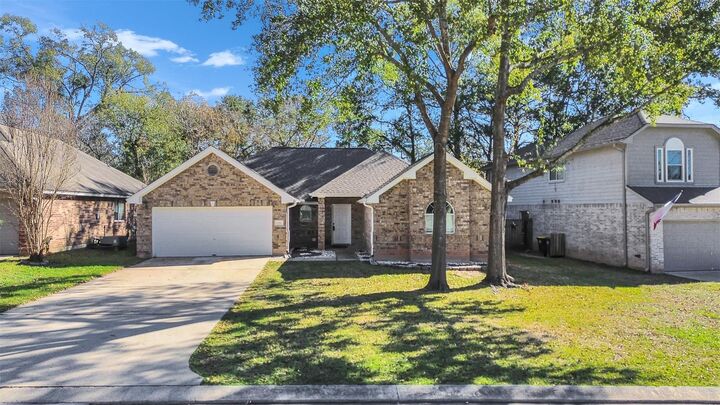 Property Photo:  206 Doncaster Street  TX 77303 