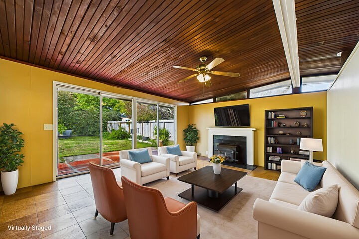 Property Photo:  2724 N Street  CA 95501 