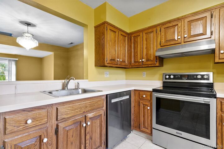 Property Photo: 1602 Nutmeg Drive NY 10512