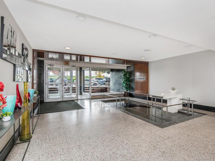 Property Photo:  3363 Sedgwick Avenue 2D  NY 10463 