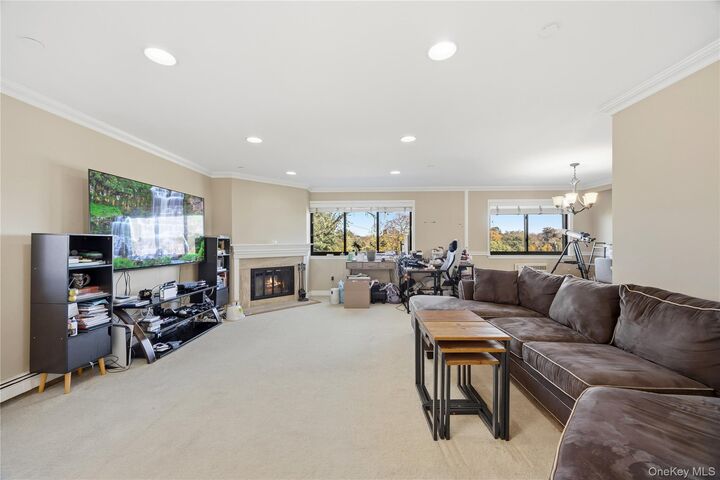 Property Photo:  50 Dekalb Avenue E6  NY 10605 