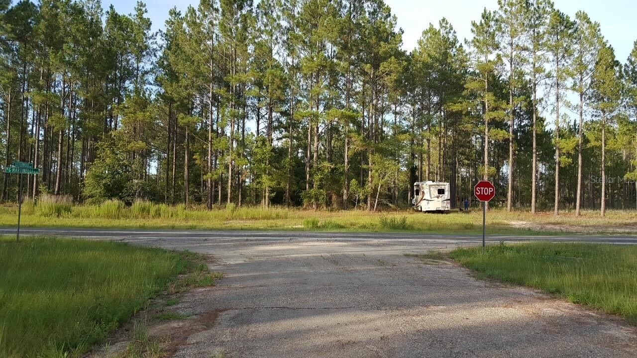 Property Photo:  1611 W G Martinelli Boulevard  FL 34434 