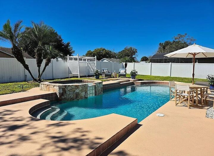 Property Photo: 5563 Garden Grove Circle FL 32792