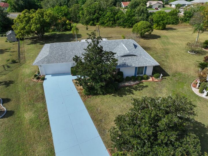 Property Photo:  1807 Pineapple Palm Court  FL 33573 