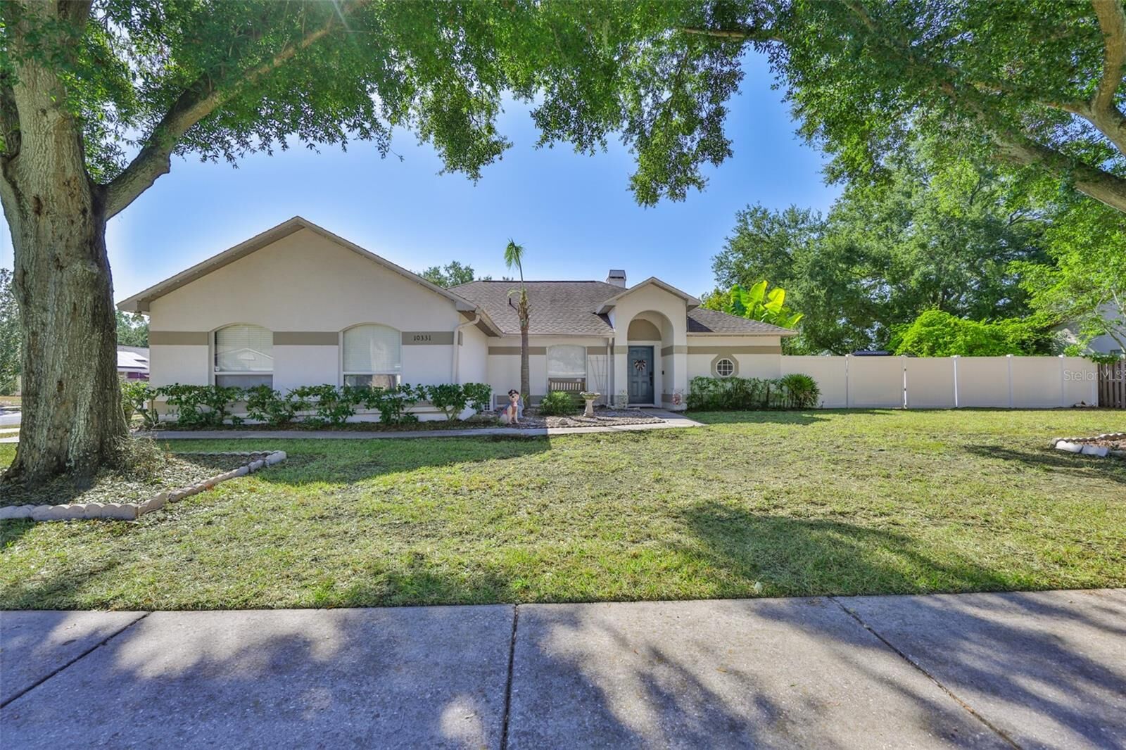 Property Photo:  10331 Ashley Oaks Drive  FL 33578 