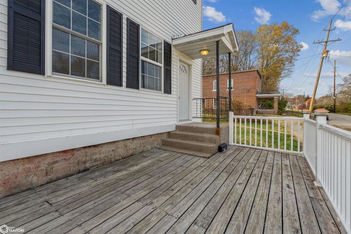 Property Photo:  713 Market Street  IA 52601 