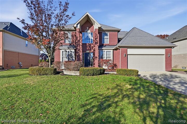 Property Photo:  2573 Cottonwood Drive  MI 48083 6817 