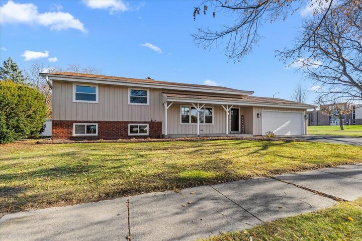 Property Photo:  787 Sheridan Dr  WI 53095 