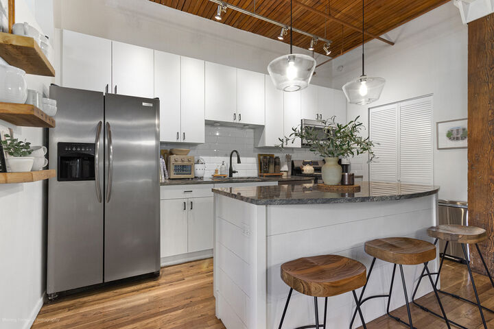 Property Photo: 550 N Kingsbury Street 316 IL 60654