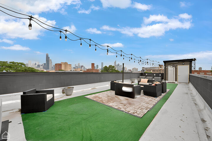 Property Photo:  1921 S Jefferson Street 1  IL 60616 