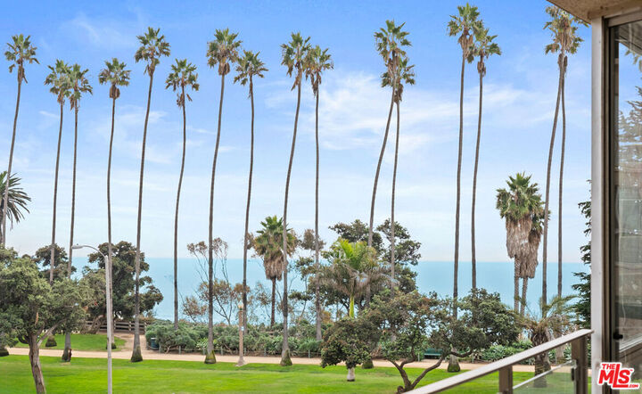 Property Photo:  515 Ocean Avenue 504N  CA 90402 
