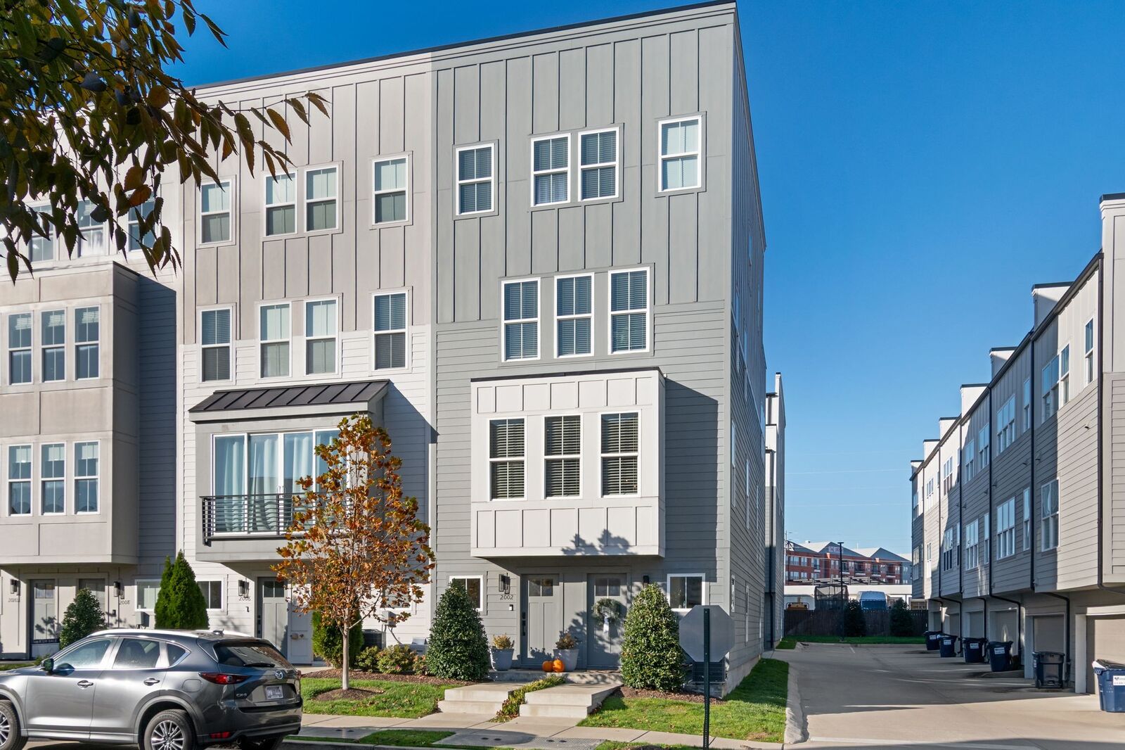 Property Photo:  2000 Edison Park Ln  TN 37209 