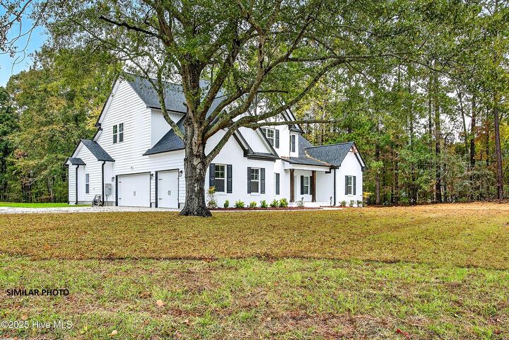 Property Photo: 910 Montague Court NC 28546