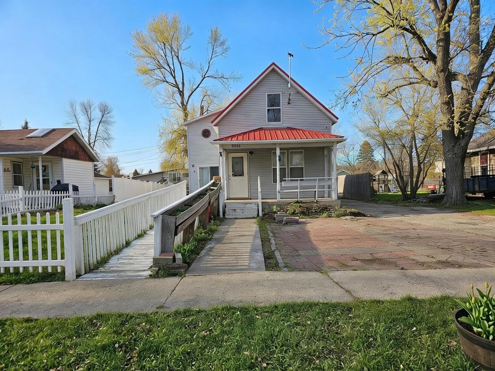 Property Photo:  1061 1st Street N  ND 58012 