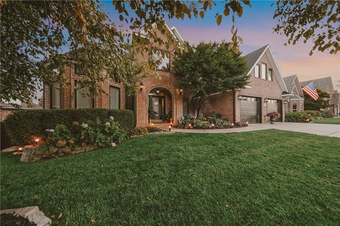 Property Photo: 4004 NE Cadbury Avenue AR 72712