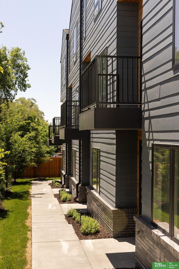 Property Photo:  5321 Elmwood Plaza  NE 68106 