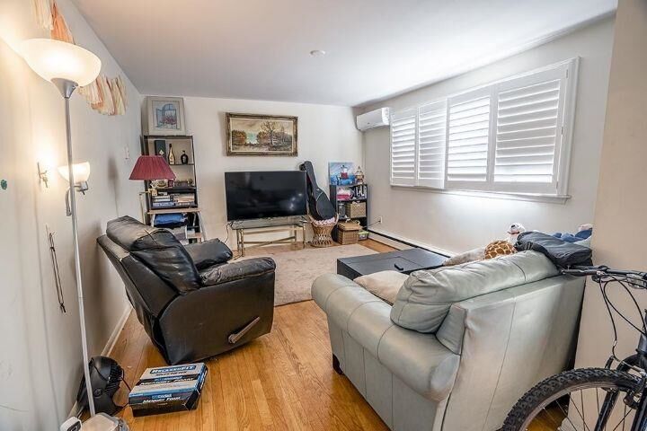 Photo de la propriété: 384 Queen Street PE C1A 4E1