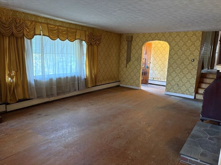 Property Photo:  22 Roy St  MA 01603 