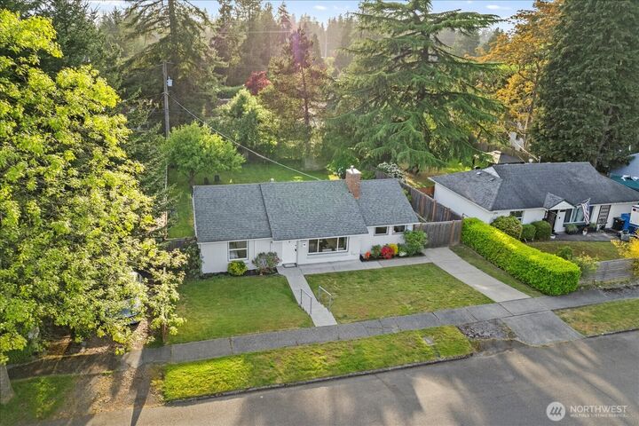 Property Photo:  18031  9th Avenue NE  WA 98155 