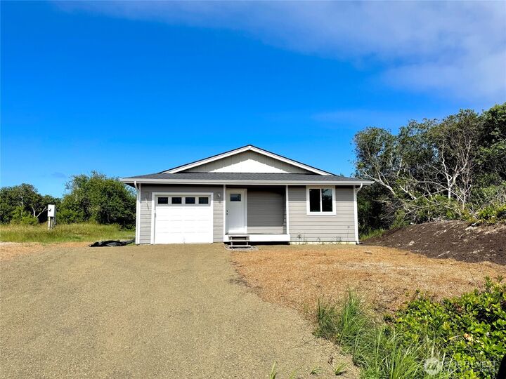 Property Photo: 957 Cascade Avenue SW WA 98569