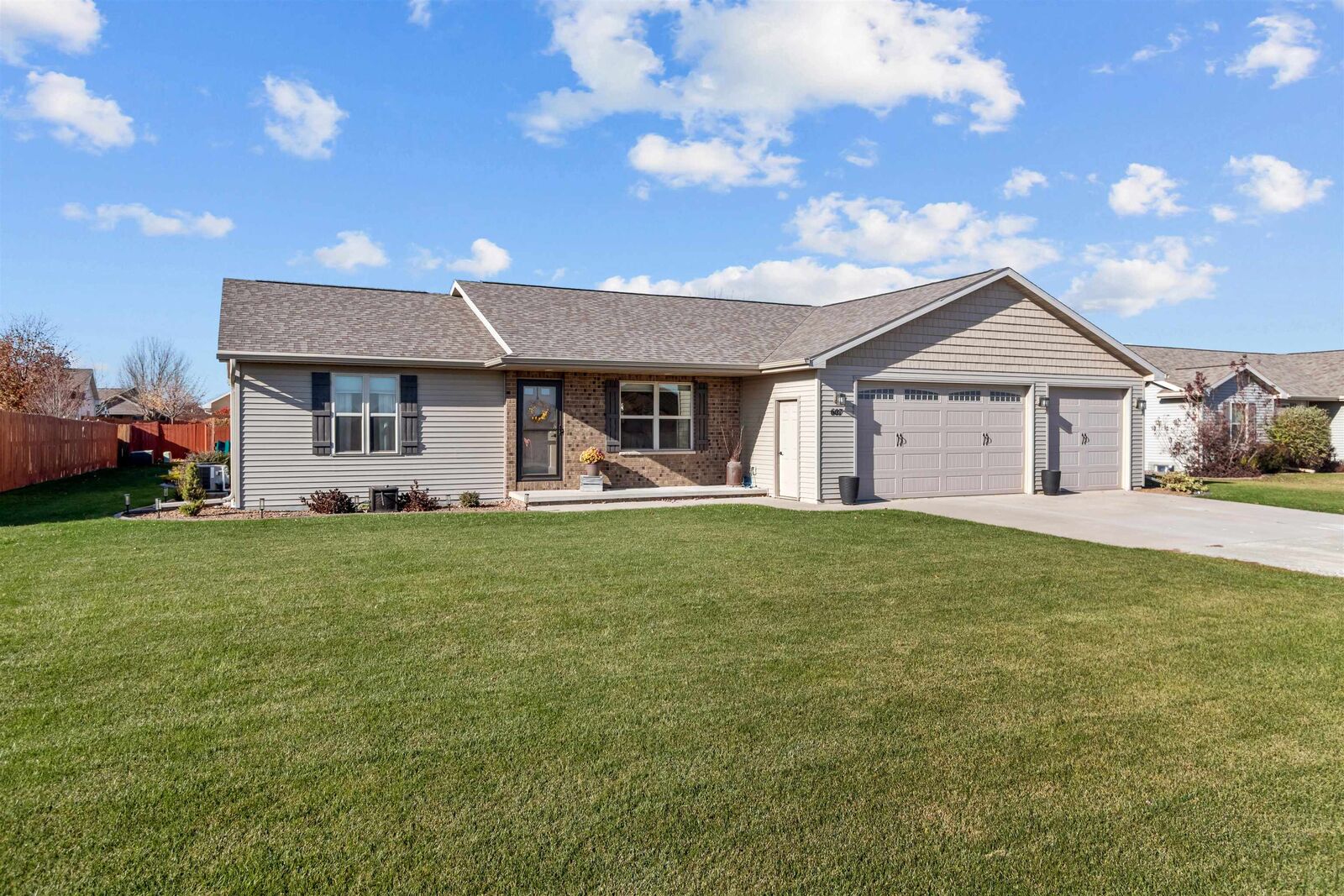 Property Photo: 607 Debruin Road WI 54113