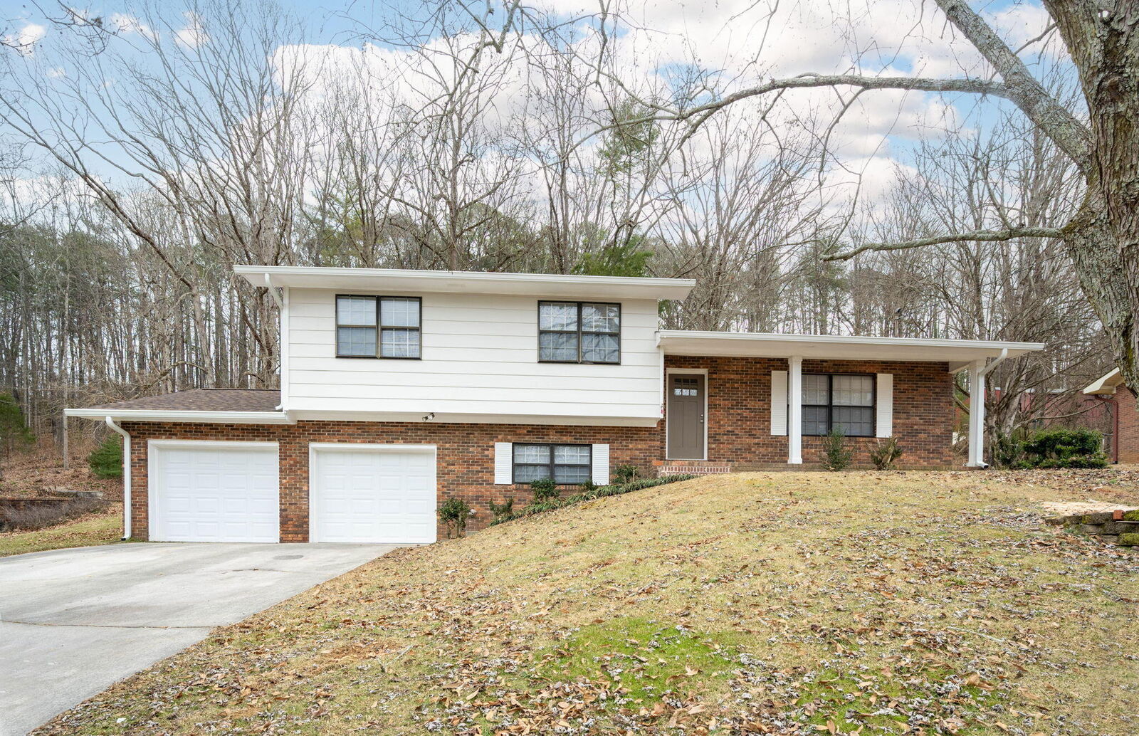 Property Photo: 3764 Hilldale Drive NE TN 37312